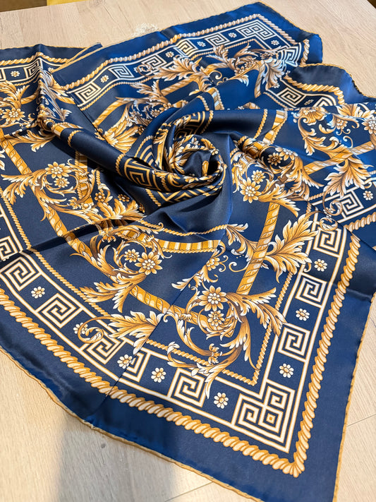 %100 İpek Kare Eşarp – Lacivert Gold Klasik Desen