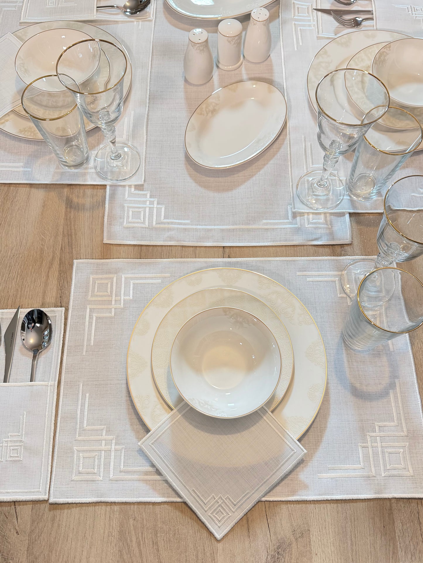 Elegance Beyaz Desenli Lüks Sofra Seti