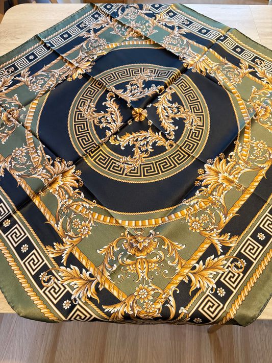 %100 İpek Kare Eşarp – Siyah Yeşil Gold Klasik Desen