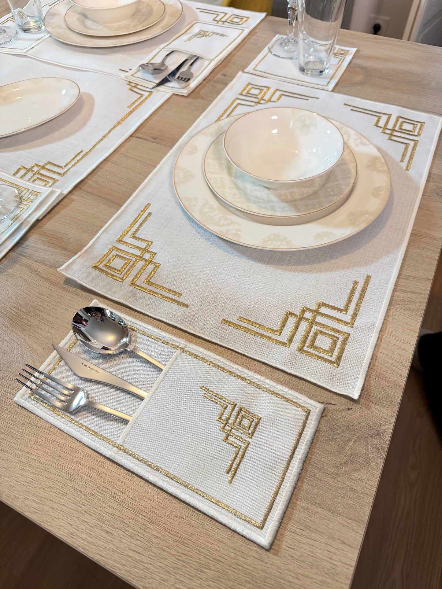 Elegance Gold Desenli Lüks Sofra Seti