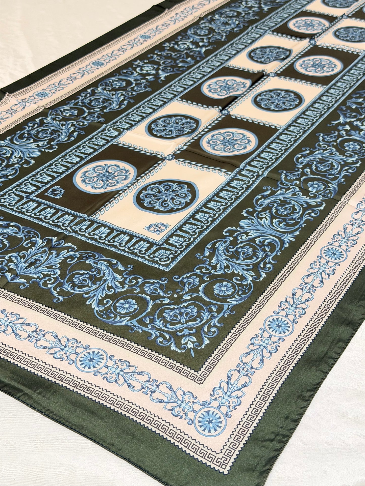 Silk Touch Serisi Haki Yeşil & Mavi Klasik Desenli Şal